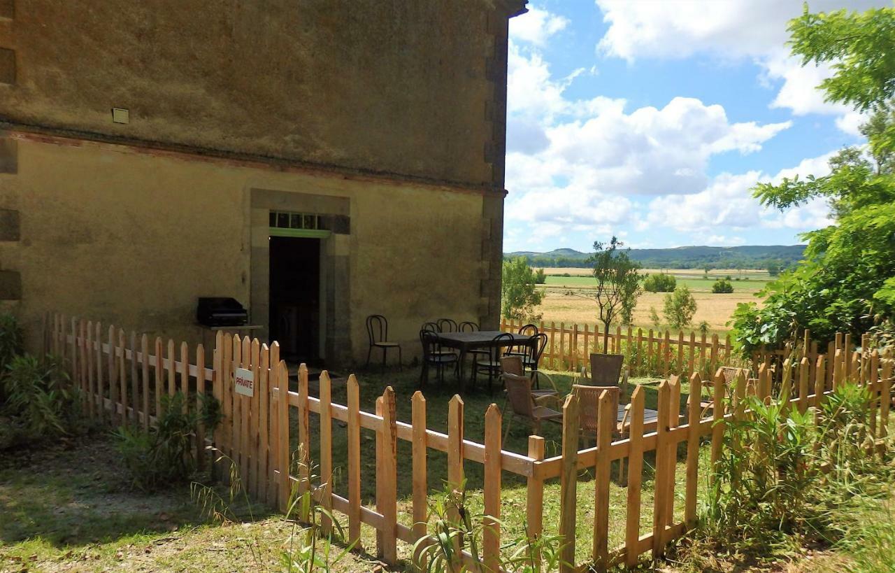 gîte de la Domergue Mas-Saintes-Puelles Exterior foto